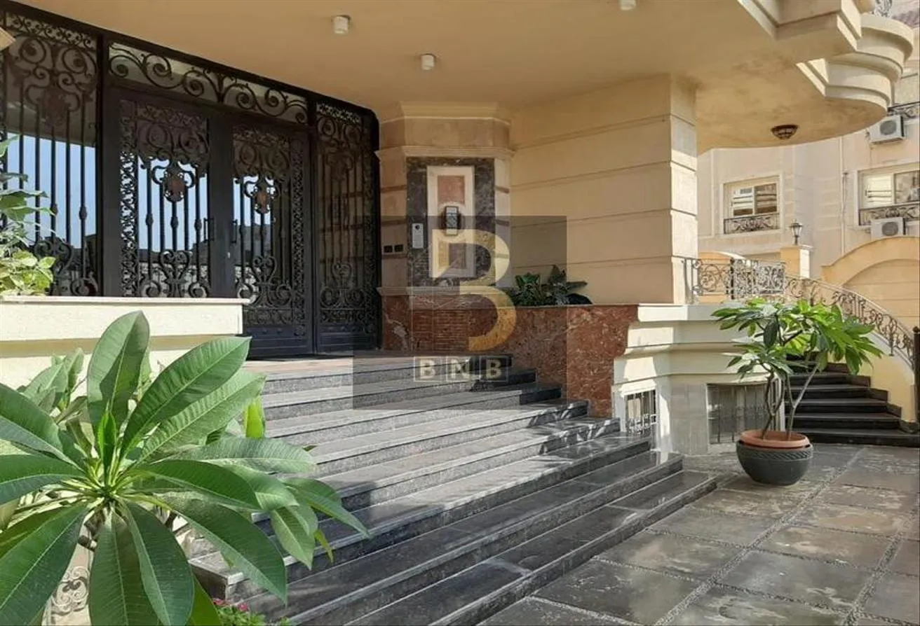 Rent in West Golf: Semi-Furnished Apartment in West Golf Compound