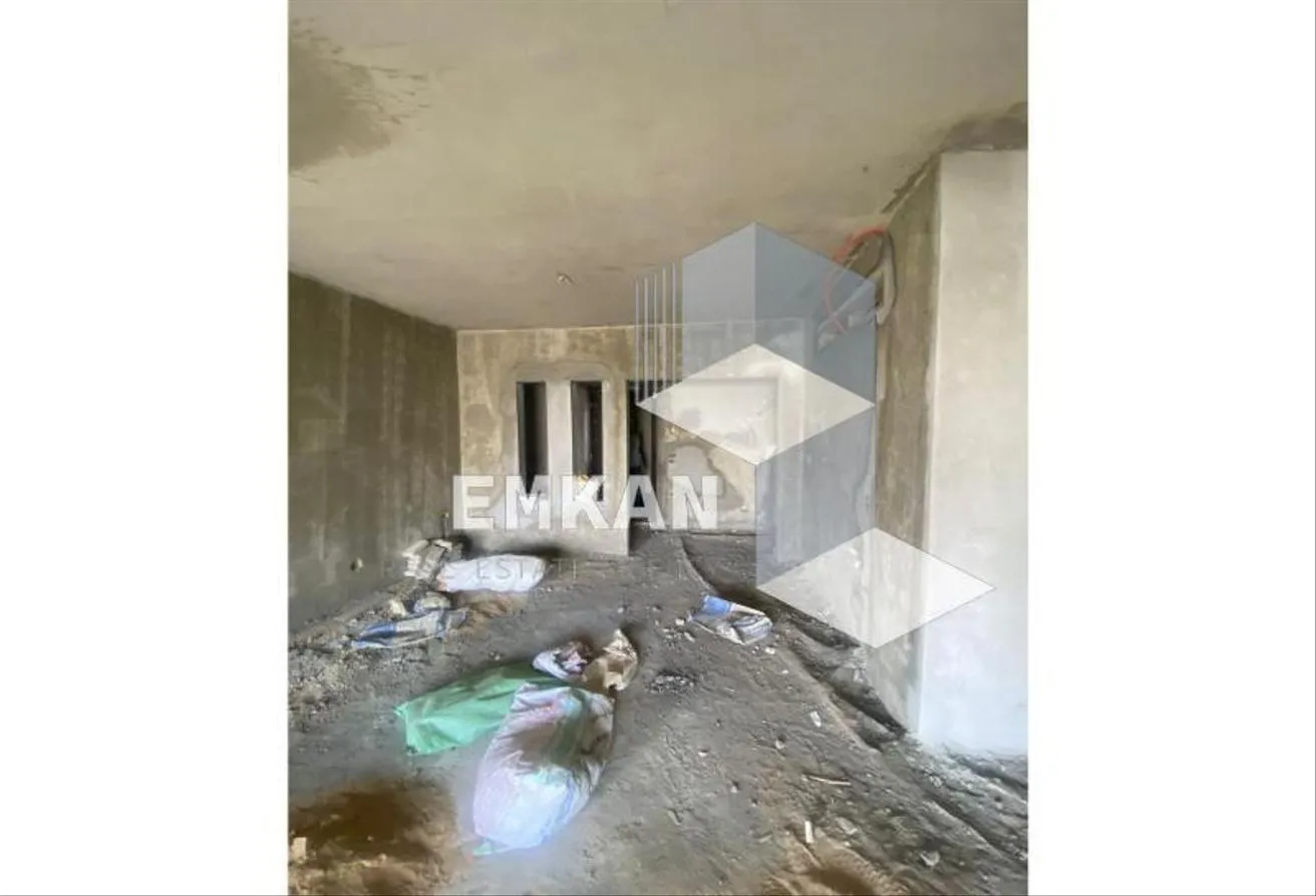 Sale in The Courtyards: For sale semi-finished penthouse in Courtyard