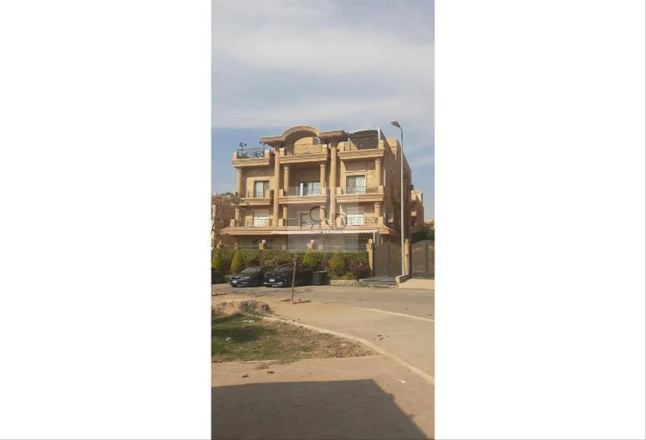 Sale in El Banafseg 12: Apartment for sale in Banfsaj Villas on the garden