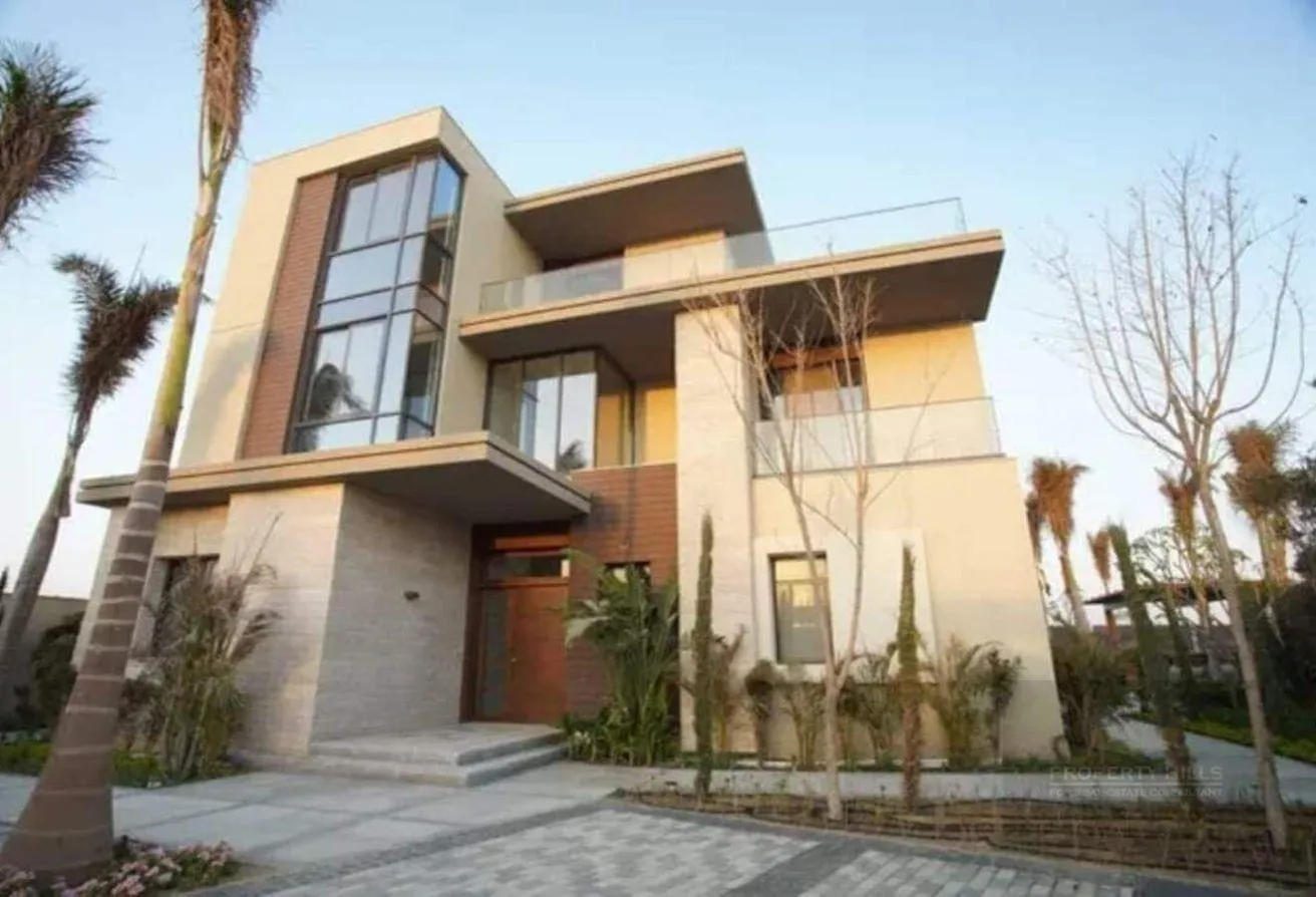 Sale in Green Plaza 1: Villa for sale near SODIC &amp; Sphinx Airport ove 12y