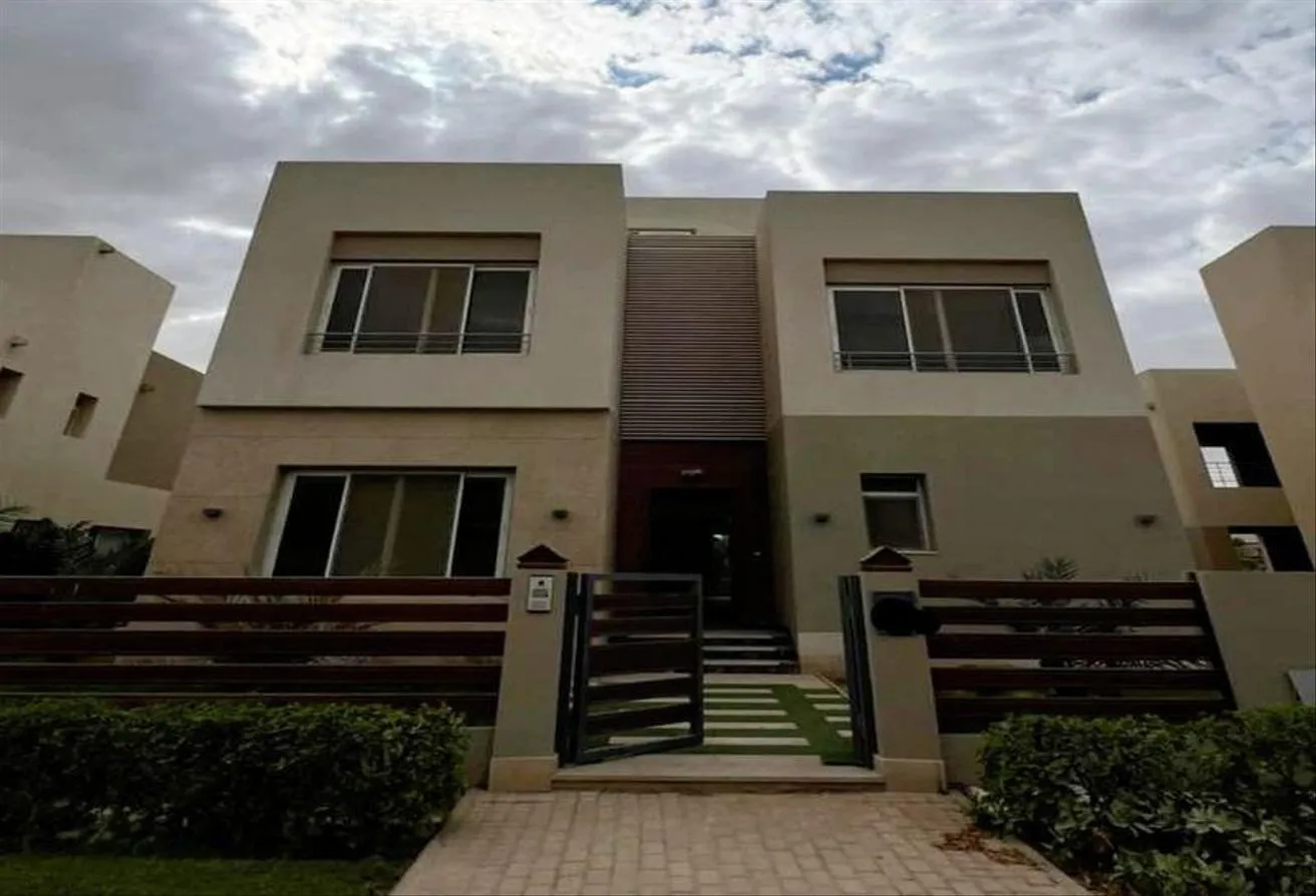 Sale in The Crown: Villa with open view in The Crown Next Golf Views