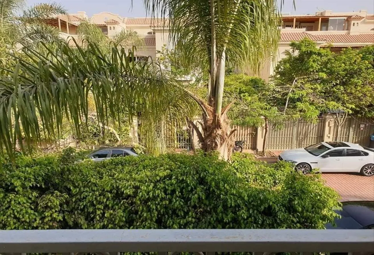 البيع في كمبوندات الشروق: El Shorouk Villa 170M 360M 