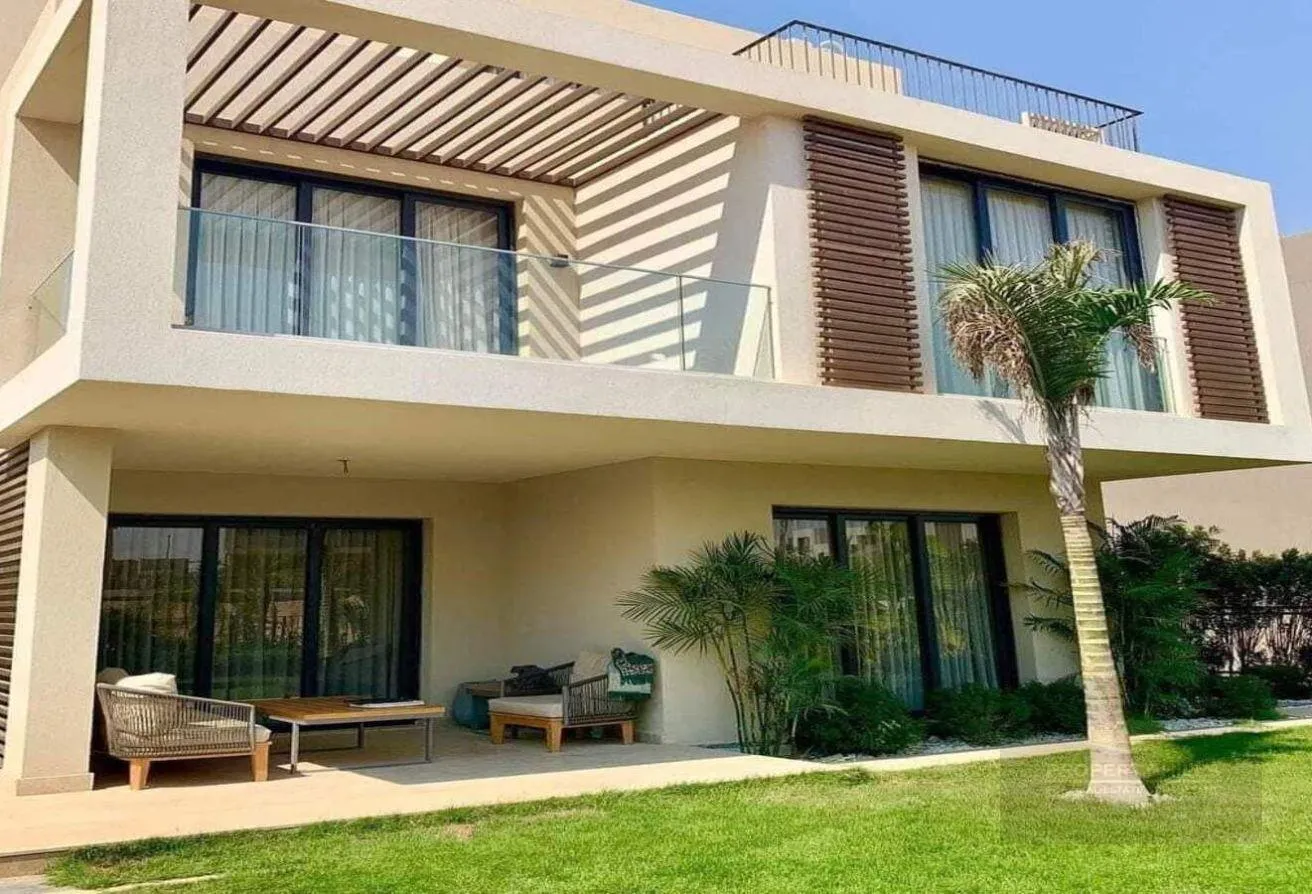 Sale in Hills of one: Villa for sale near SODIC &amp; Sphinx Airport 12-year