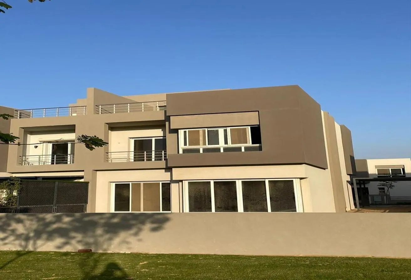 Sale in Etapa: Ready to move 5 BED , Villa 393 meters, 10yrs inst