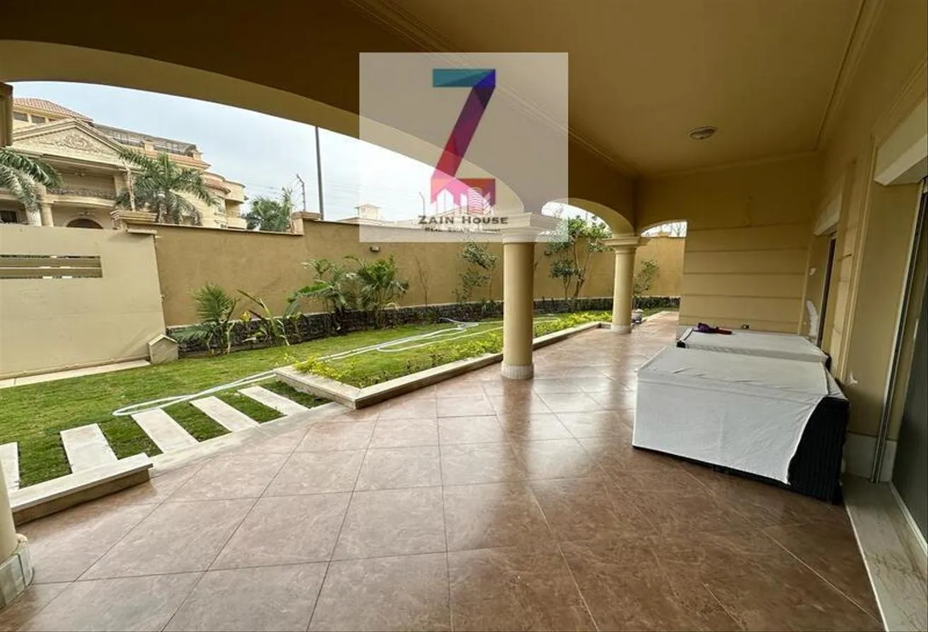 Rent in Al Shouyfat: Villa furnished for Rent in choueifat new cairo