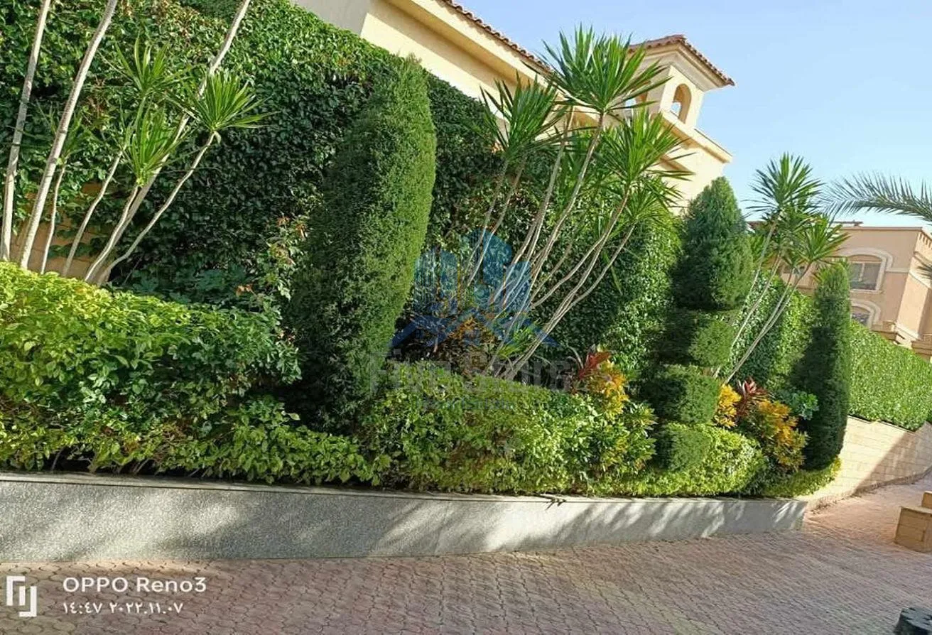Sale in Al Mostathmir El Saghir: شقة مميزة بتصميم عصري فاخر؛؛في المستثمر الصغير
