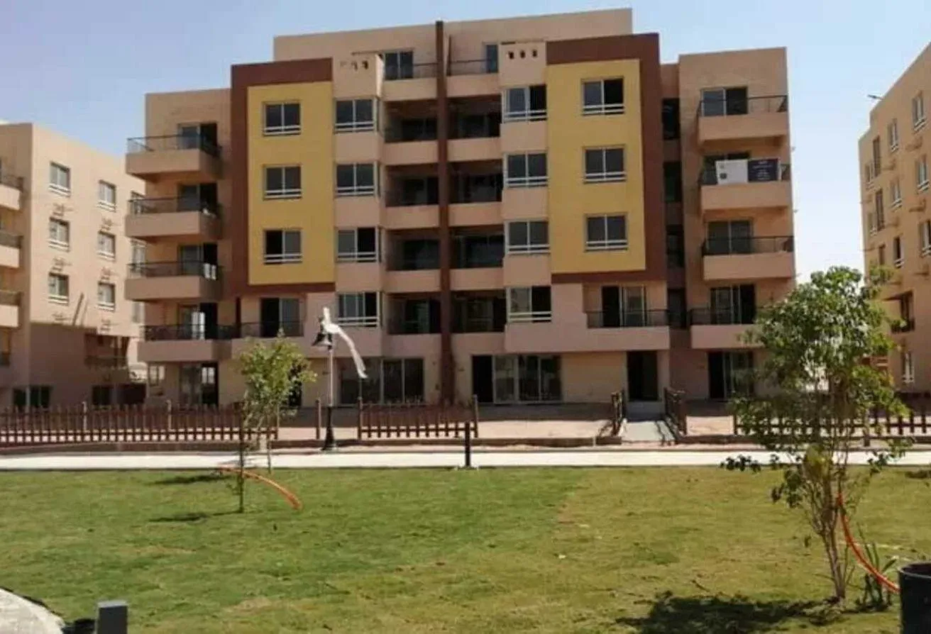البيع في بروميناد ريزيدنس: للبيع شقة متشطبة  170 متر كمبوند بروميناد ريزيدنس 