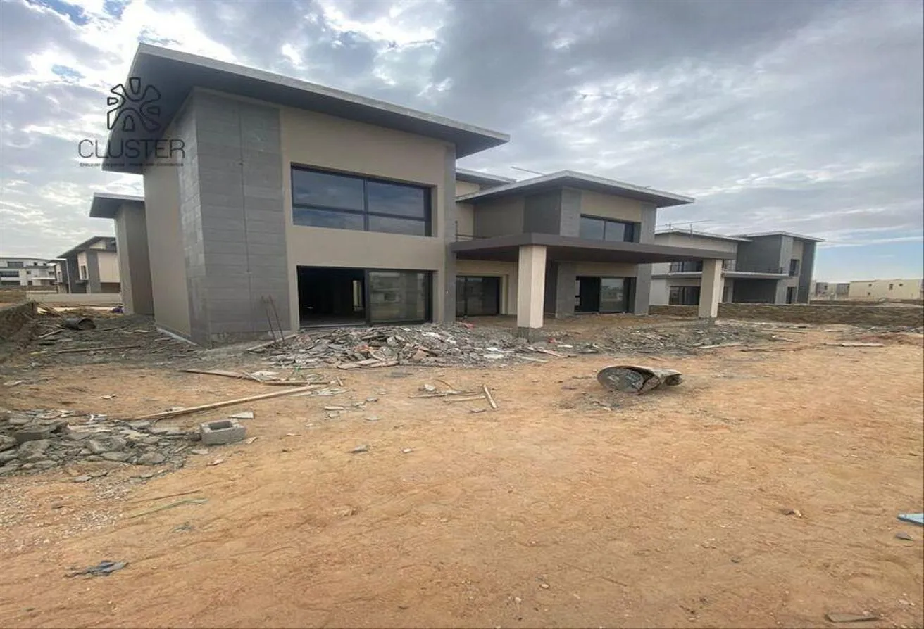Sale in Swan Lake Residence: Corner Villa Prime Location Delivered In Swan Lake