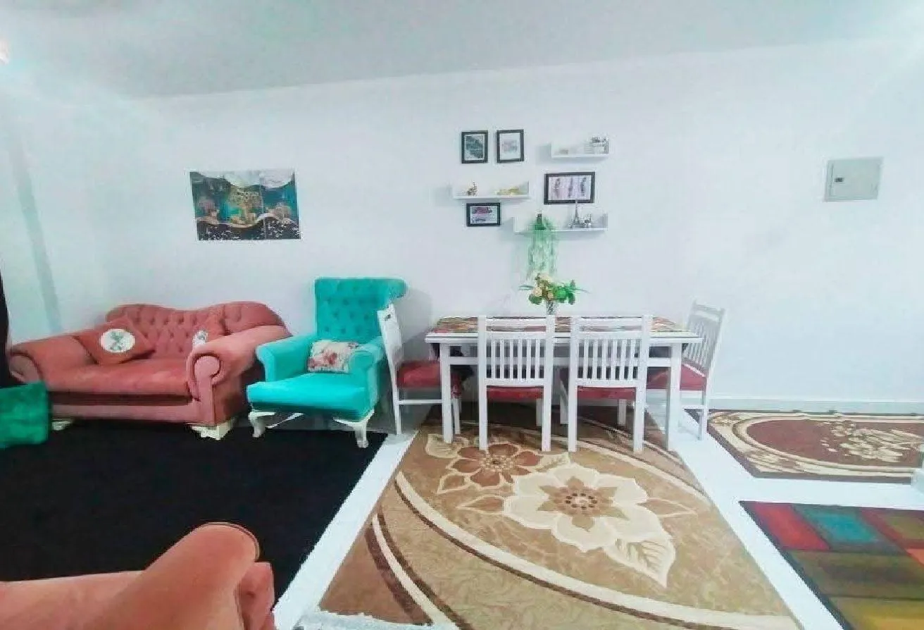 Rent in Al Ashrafiya: شقه فاخره إيجار كمبوند الاشرفيه ١١٠م