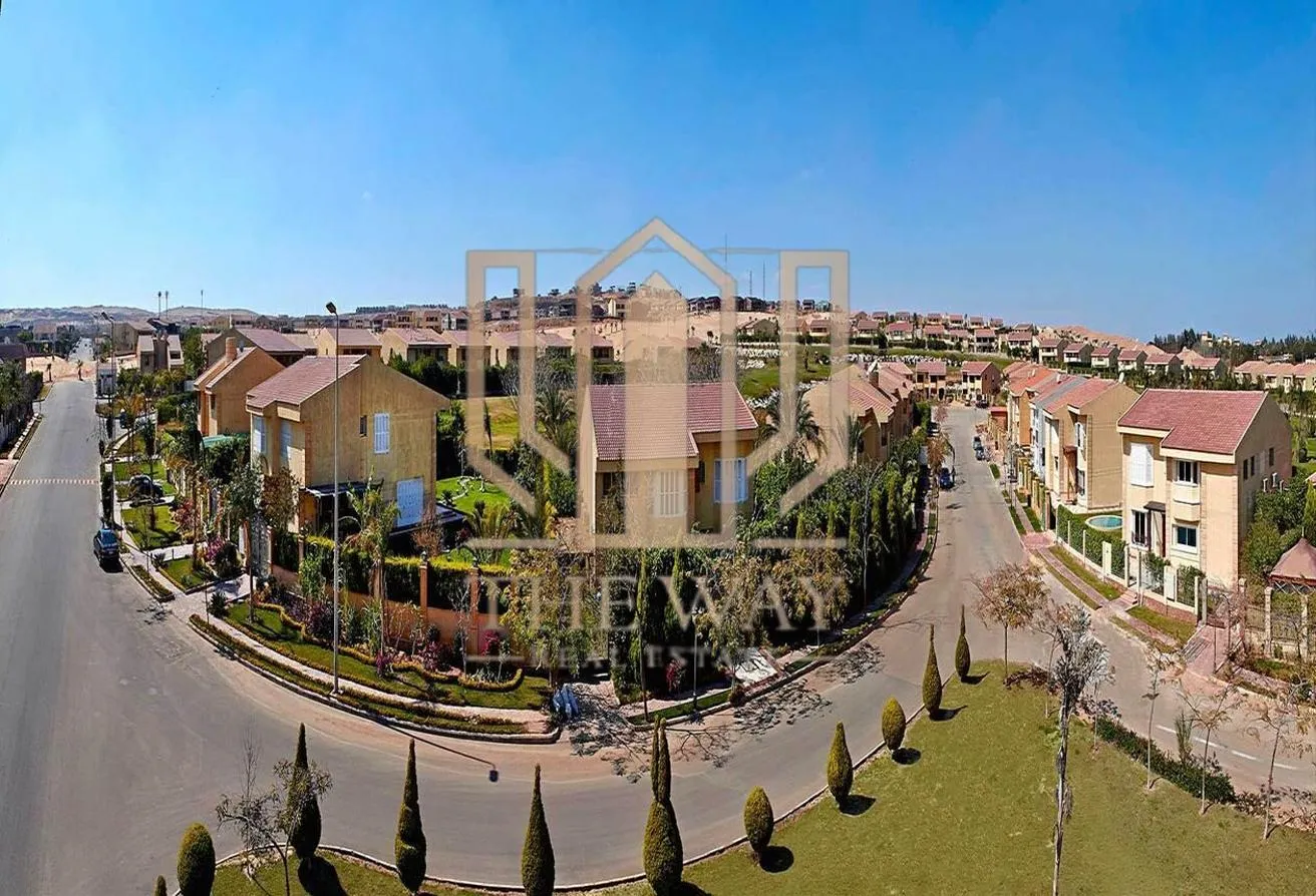 Sale in Al  Rabwa: resale villa golf view finished under market price