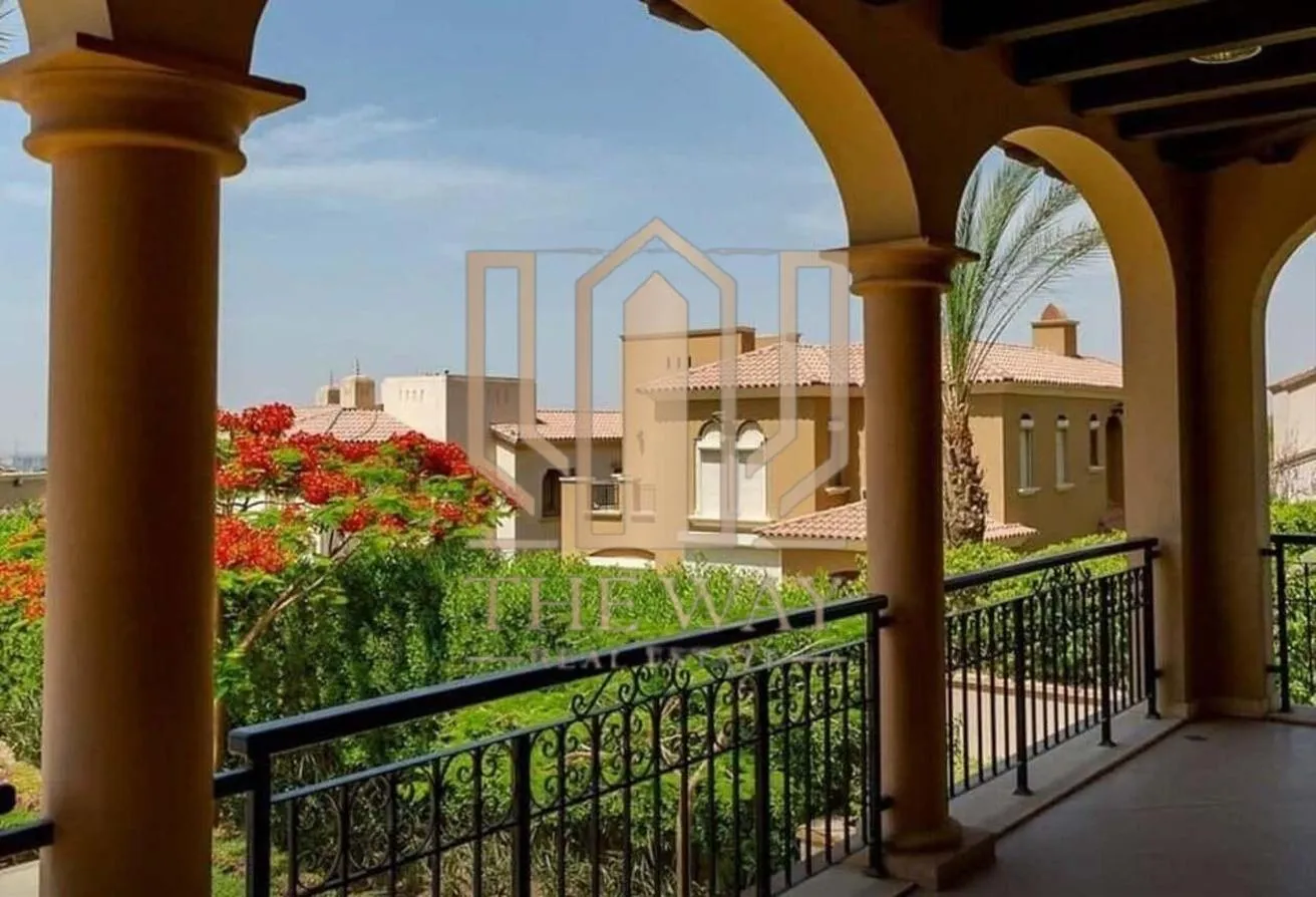 البيع في القطامية هايتس: استانداللون بحمام سباحة متشطبة بالكامل بسعر مميز 