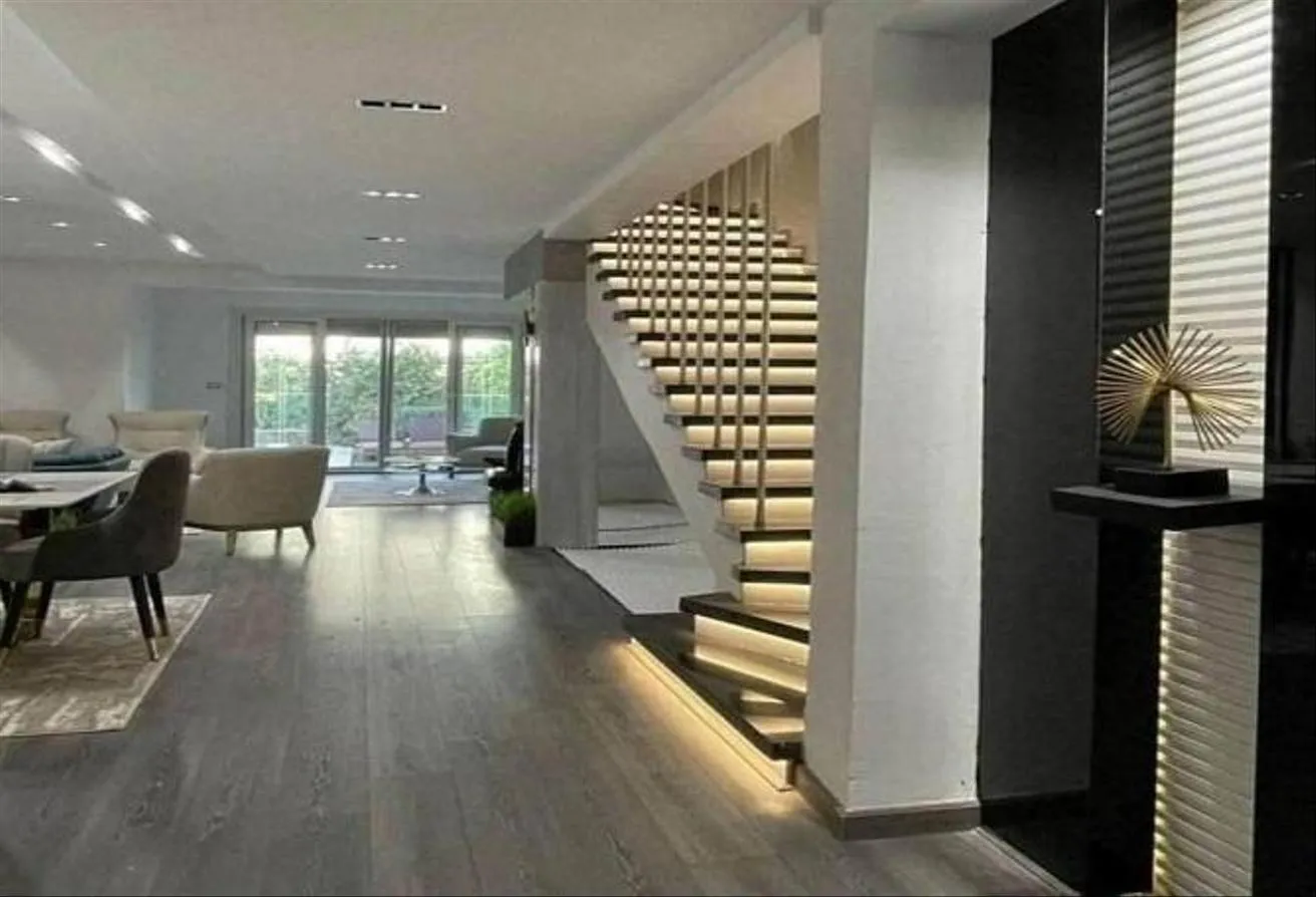 Gallery Image 10