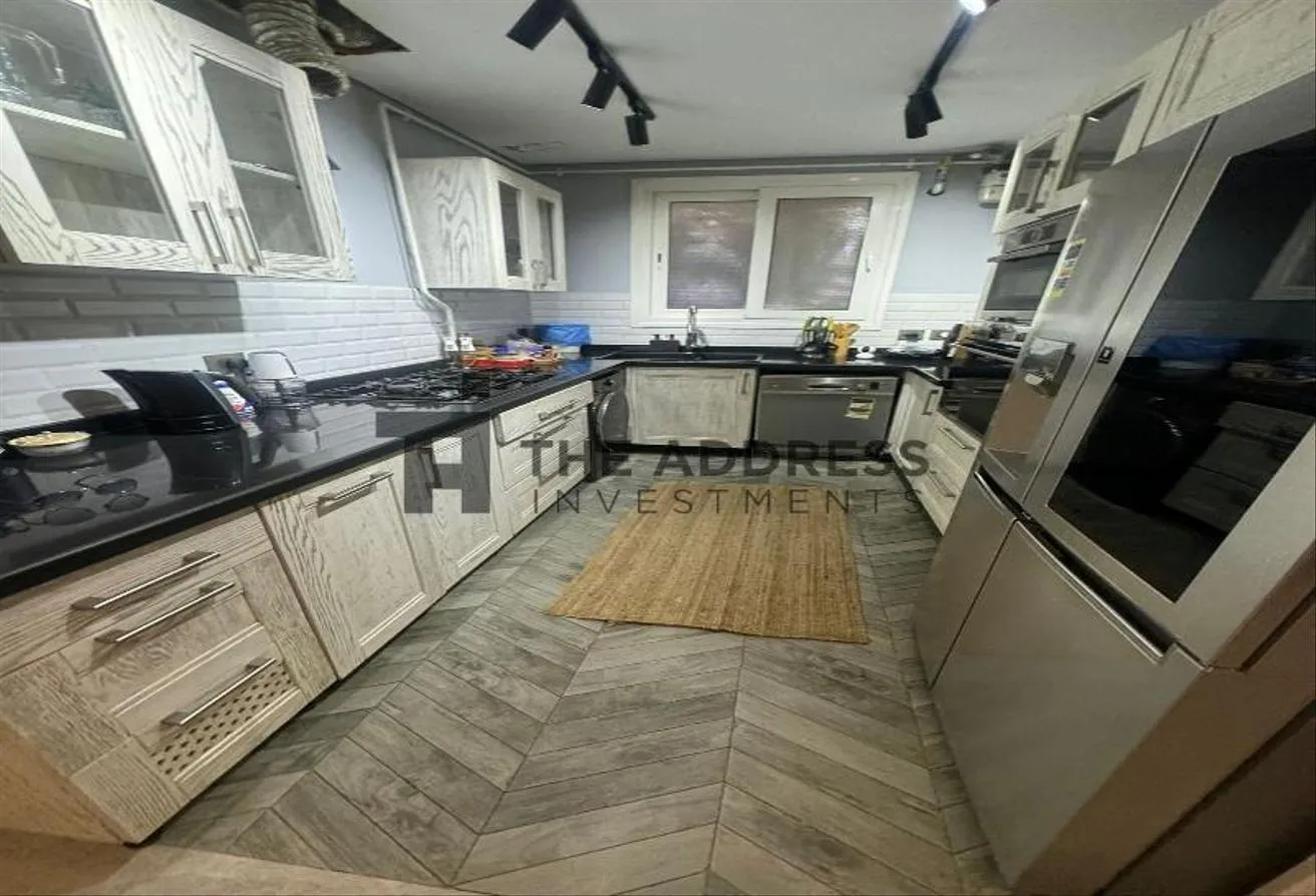 Sale in Regents Park: Ground floor apartment fully finished resale