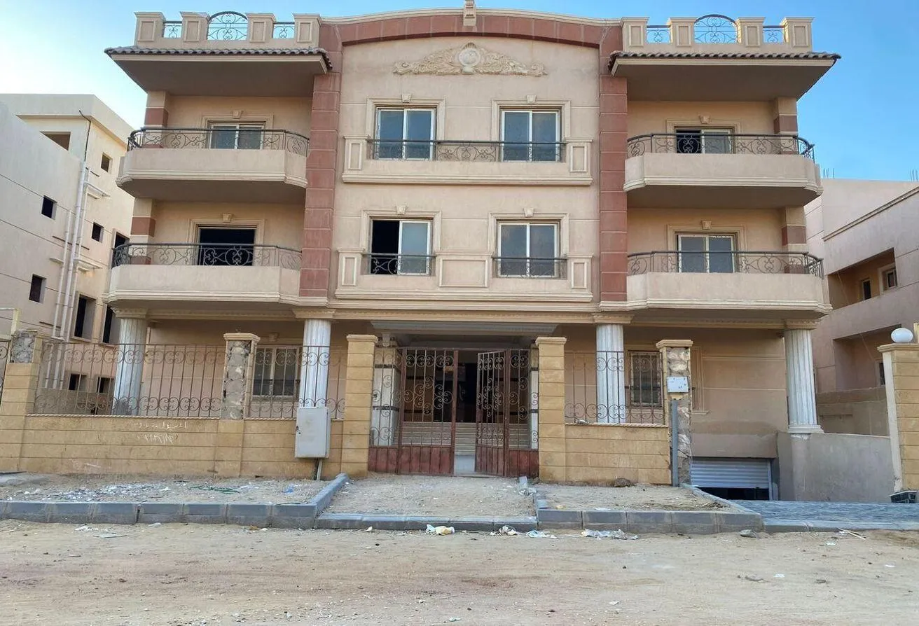 Sale in Tamr Hena: Ground Floor Apartment For Sale, 185m New Cairo
