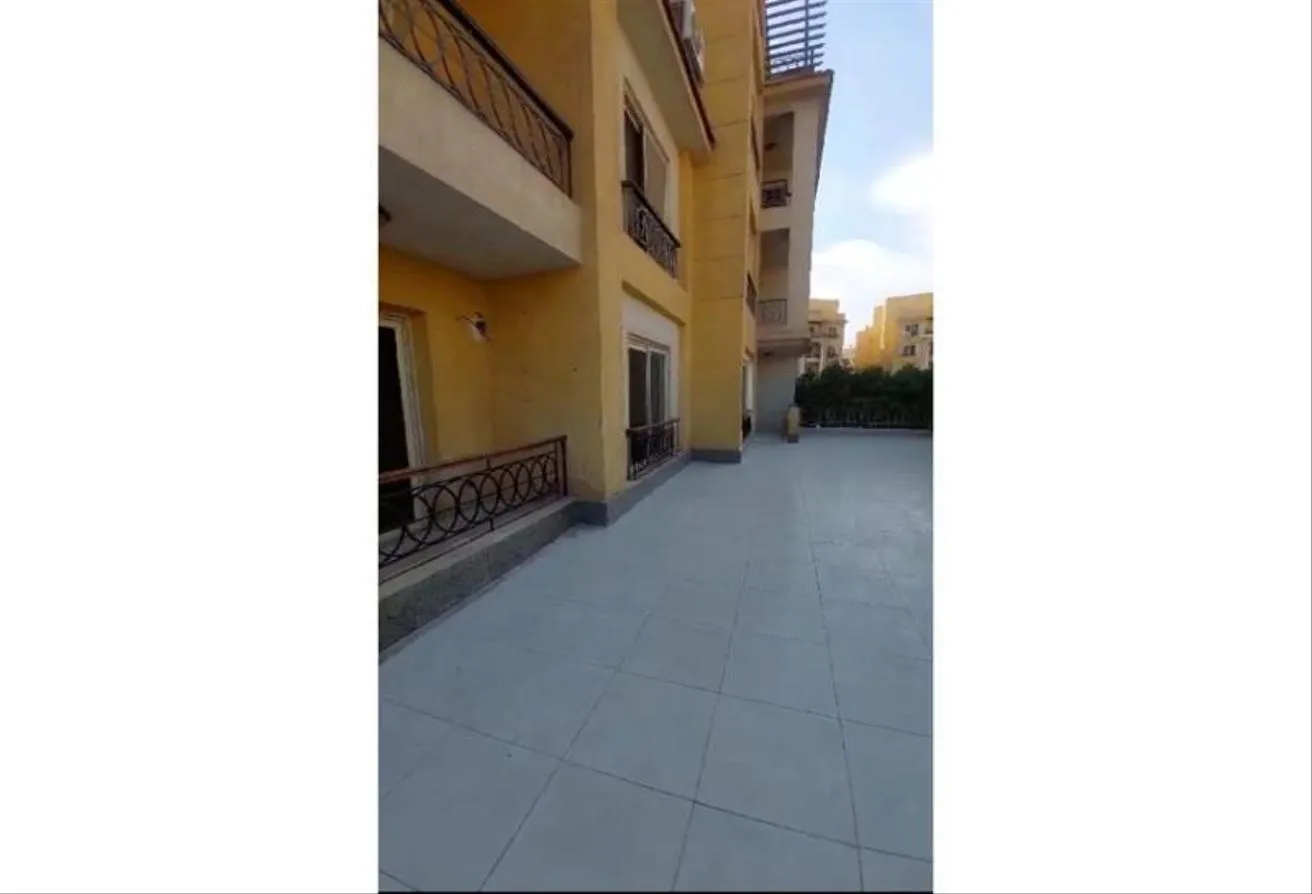 Sale in Al Khamayel city: twin villa 315m in sheikh zayed install, over 5yrs