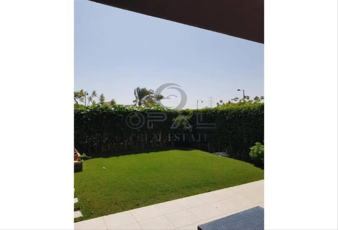 Rent in Six West: شقه ارضي بجاردن 3غرف+ناني(اجهزه+تكيفات)