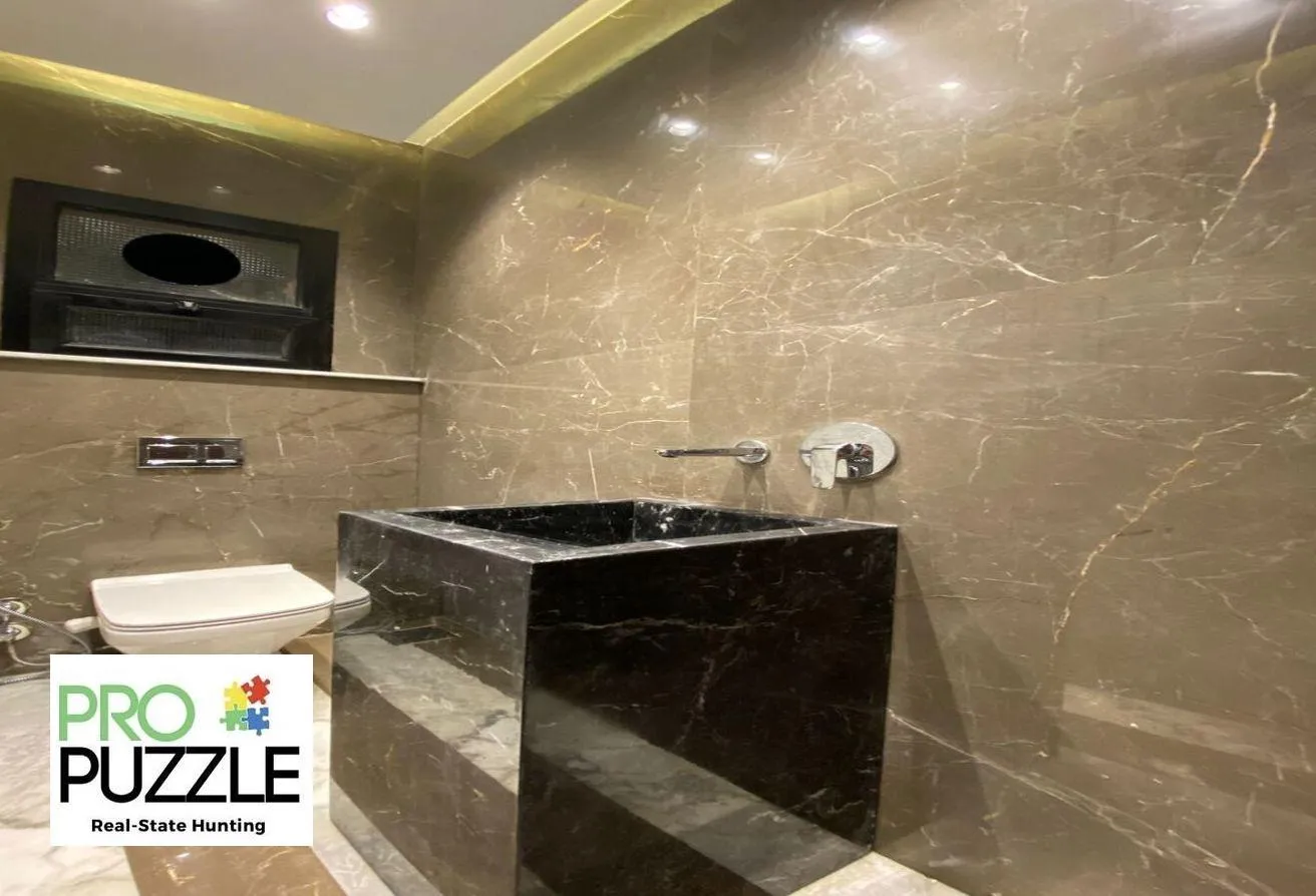 Sale in West Golf: apartment for sale in West Golf Compound 240 m
