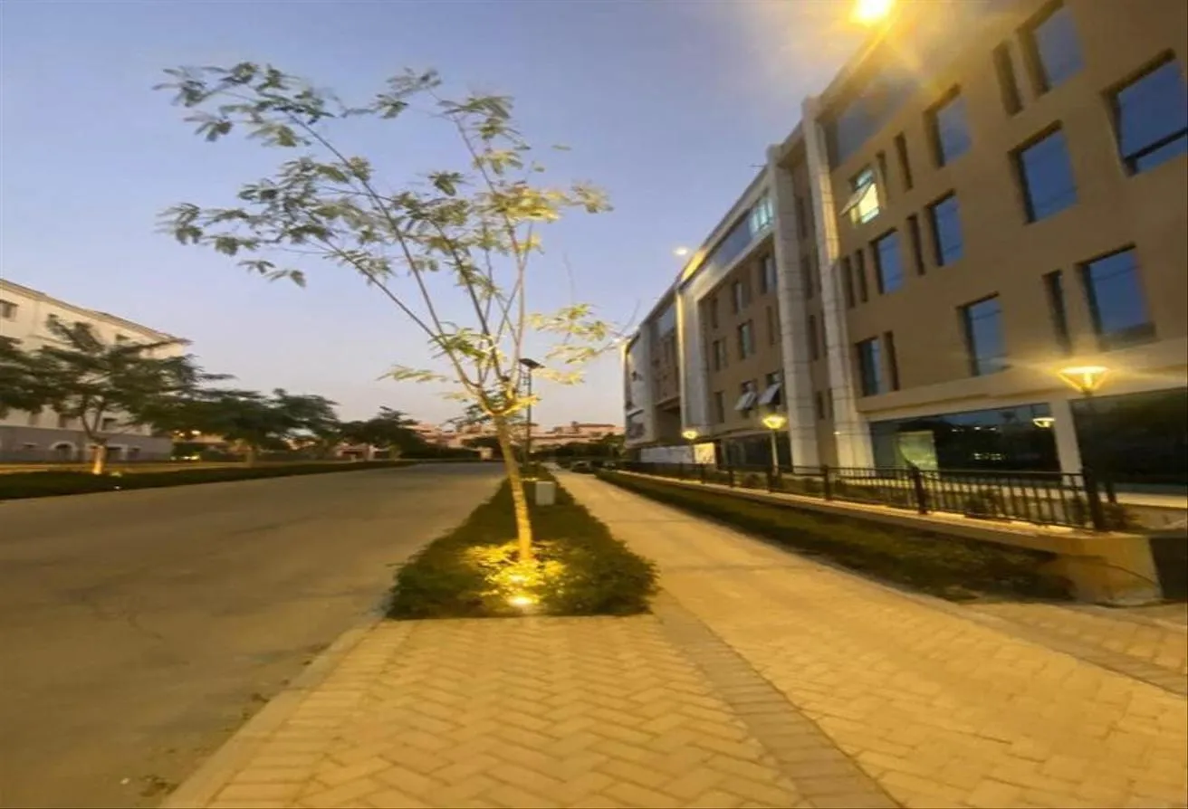 Sale in One Ninety: For sale, an administrative office in the Fifth Se