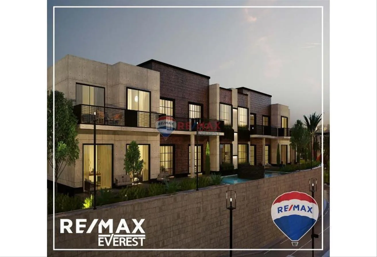 Sale in Mountain View Giza Plateau: I villa roof for sale duplex 326 sqm Mountain View