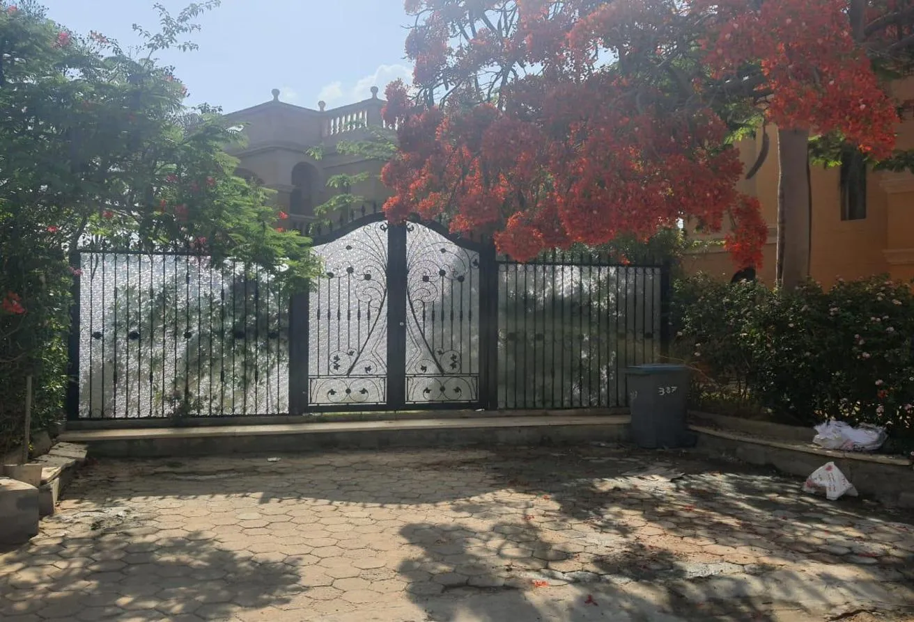 Sale in Stella Location: كمبوند ستيلا هليوبوليس طريق مصر الإسماعيلية