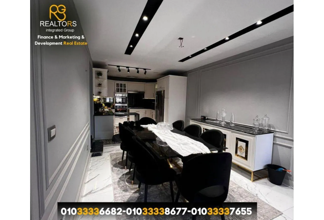 Sale in Pyramids Walk: توين هاوس للبيع في كمبوند بيراميدز ووك320م