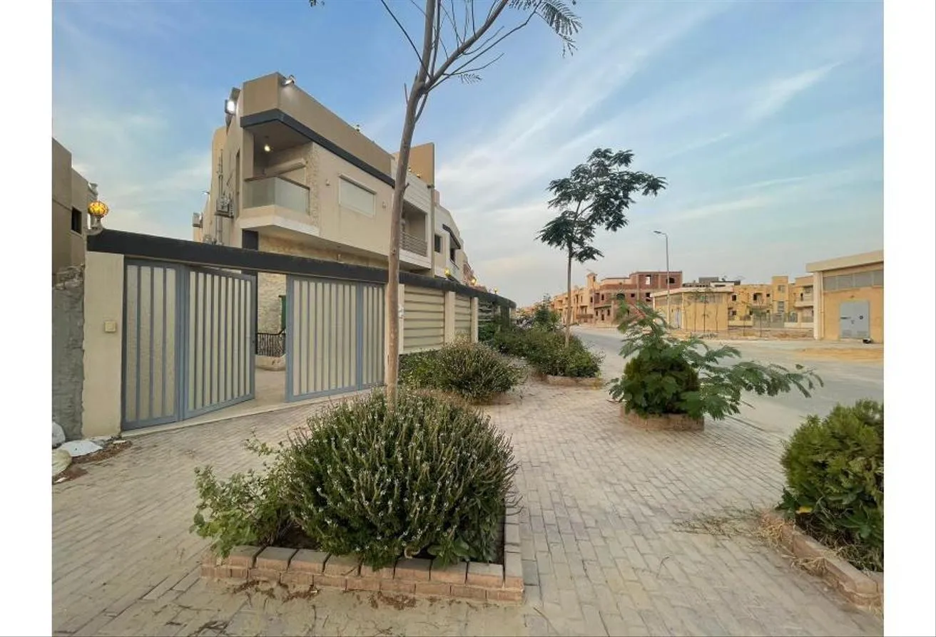 Sale in Palm Villa: Town house Ready compound palmvilla full-finished