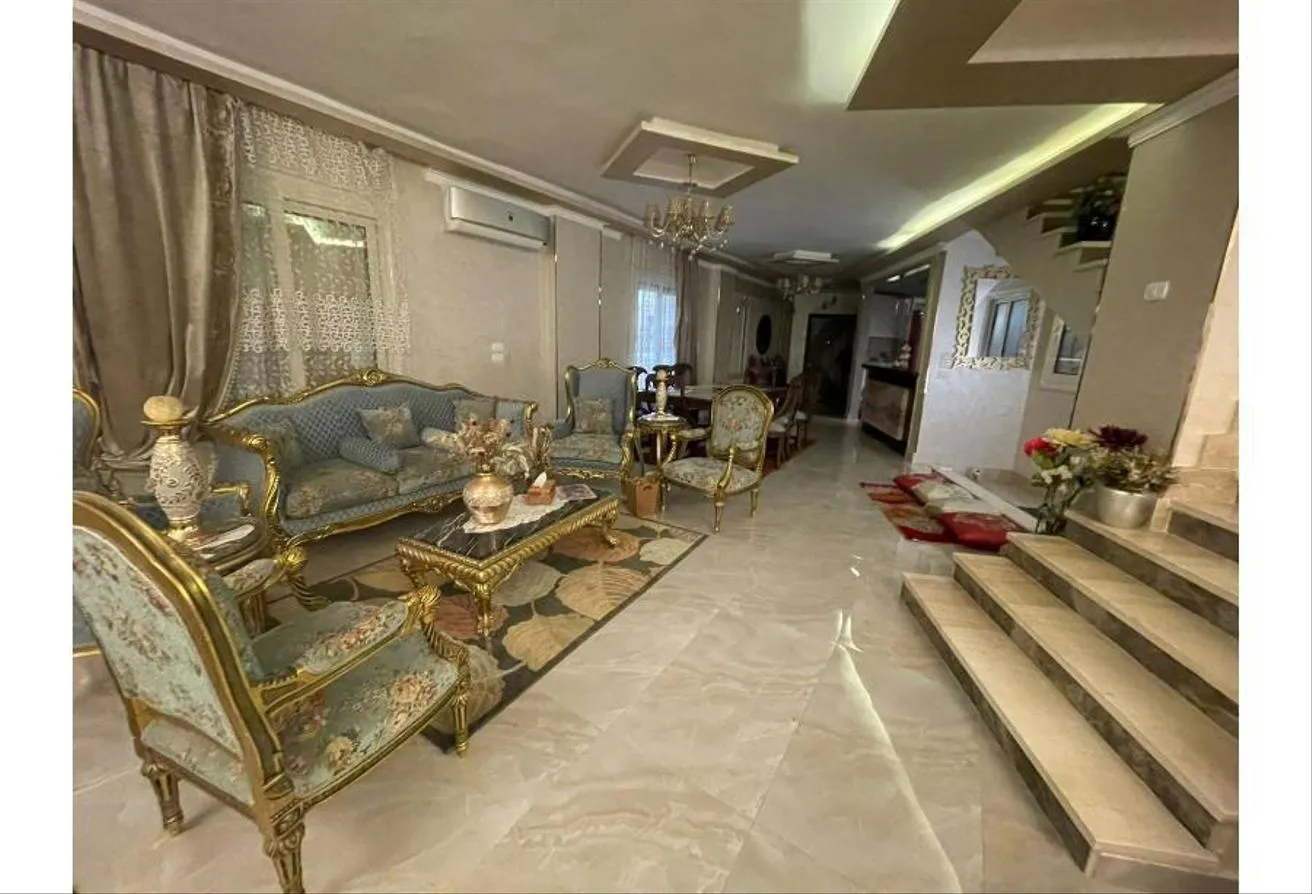 Sale in Palm Villa: تاون هاوس للبيع فى بالم فيلا ارض المخابرات 650 متر