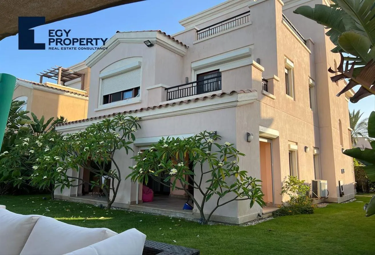 Sale in Marassi: Villa For Sale Directly On The Lagoon Facing North