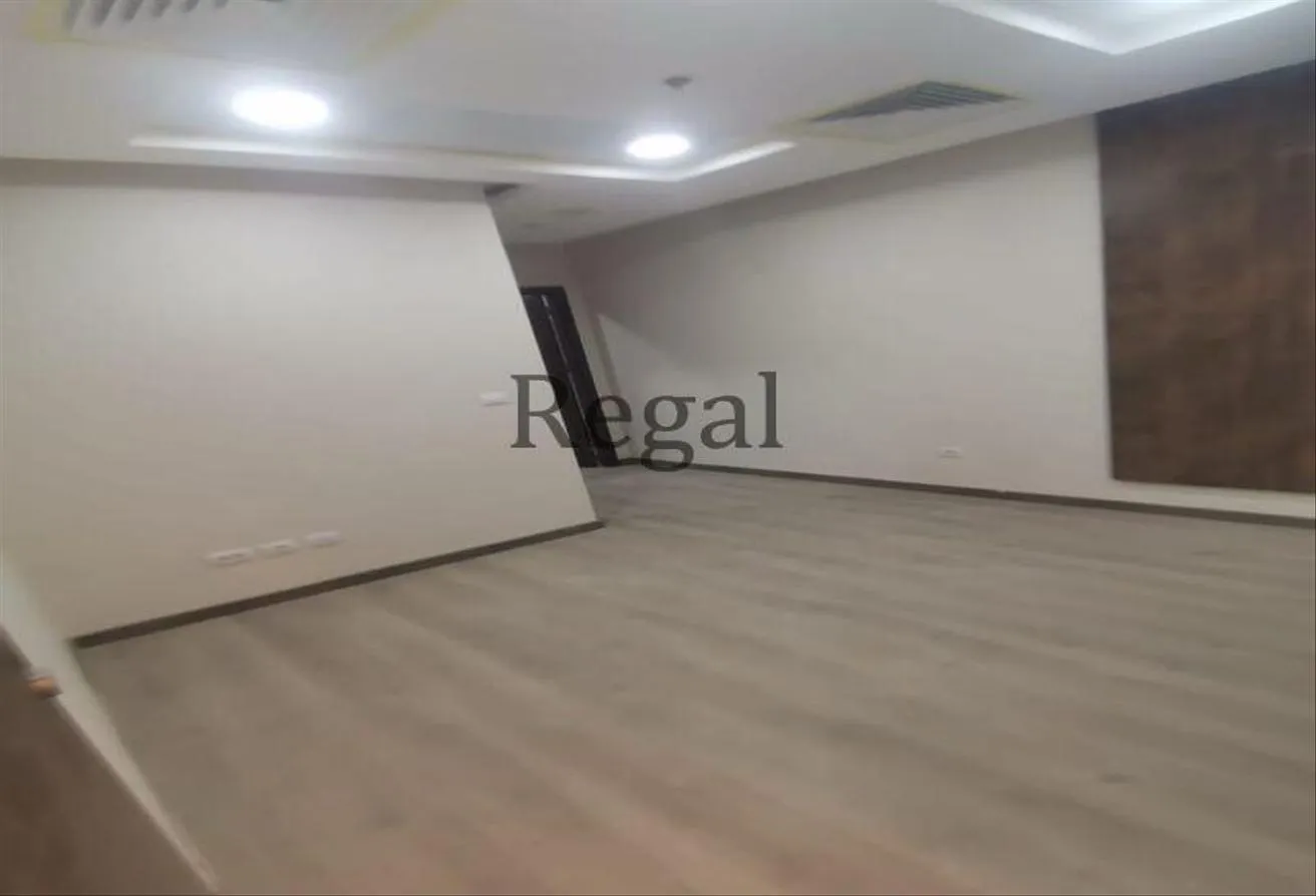 Sale in Trivium Zayed: مكتب للبيع متشطب بالتكيفات في سوديك الشيخ زايد