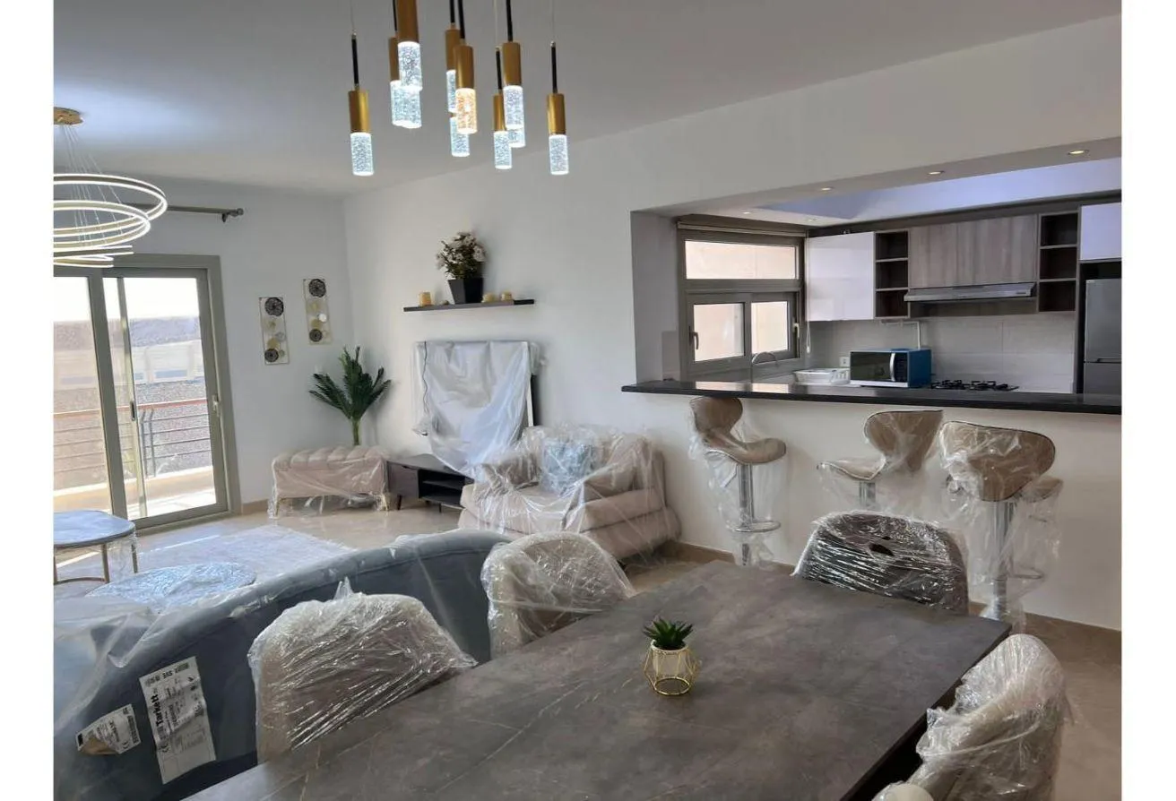 Rent in Midtown: under market price with garden modern