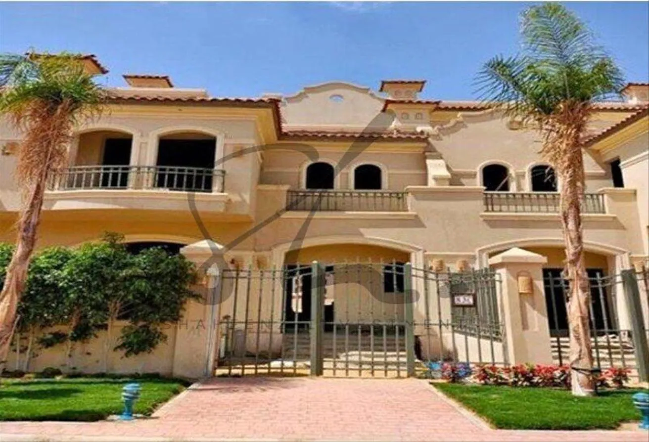 Sale in Al Patio 5: Villa Town with old price Ready to move in Lavista