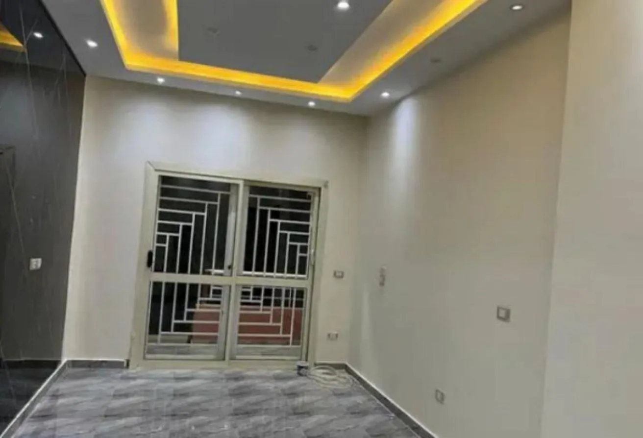 Rent in Degla Palms: شقة غير مفروشة كمبونددجلة بالمز المرحله الاولى