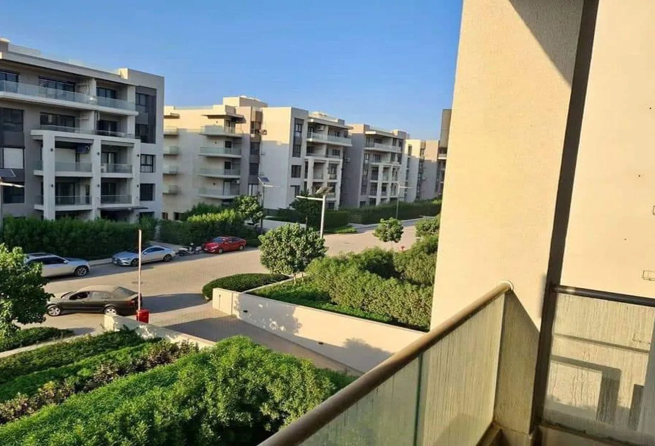 Sale in Al Burouj Compound: Finished Apart. In New Cairo-Monthly installment
