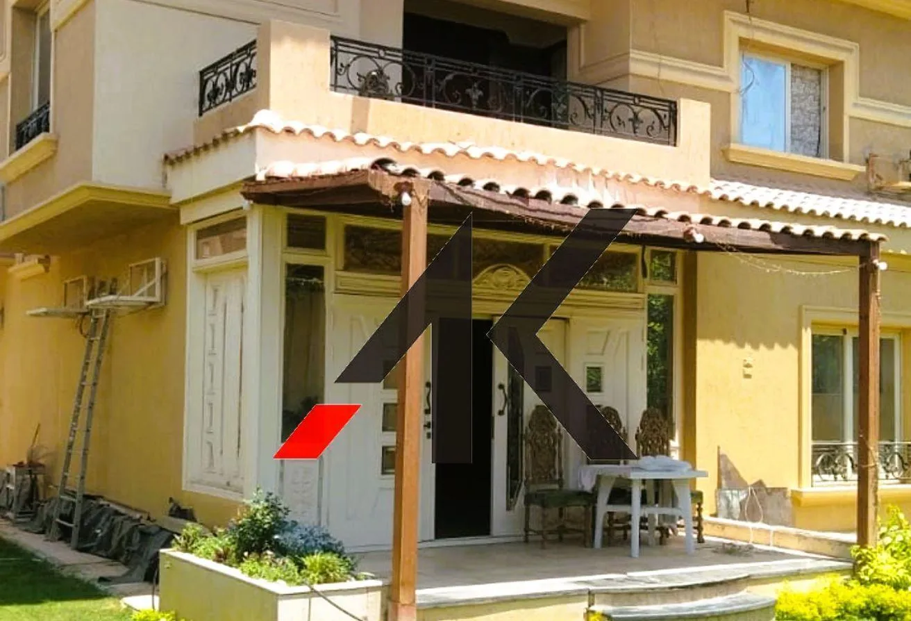 Sale in Les Rois: Finished Town Corner For Sale in Les Rois