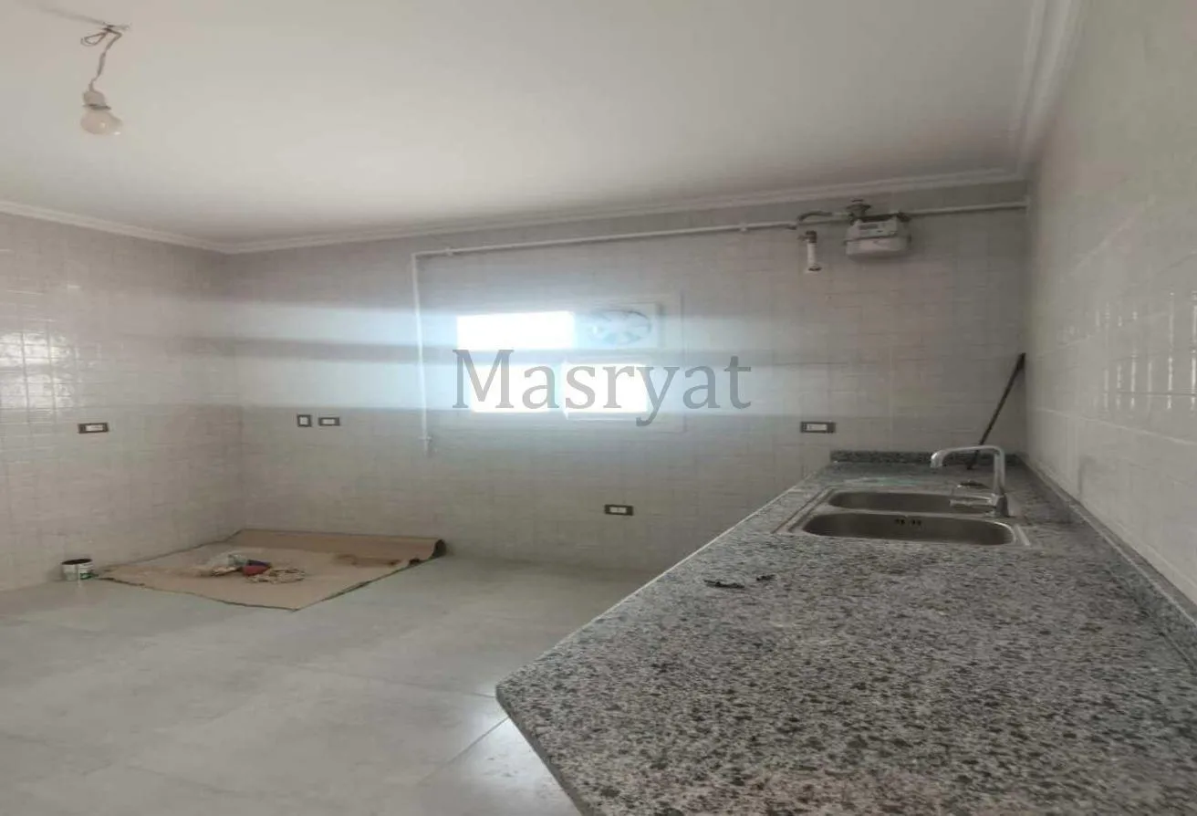 Rent in El Yasmeen 1: ستوديو روف للإيجار في الياسمين - القاهرة الجديدة