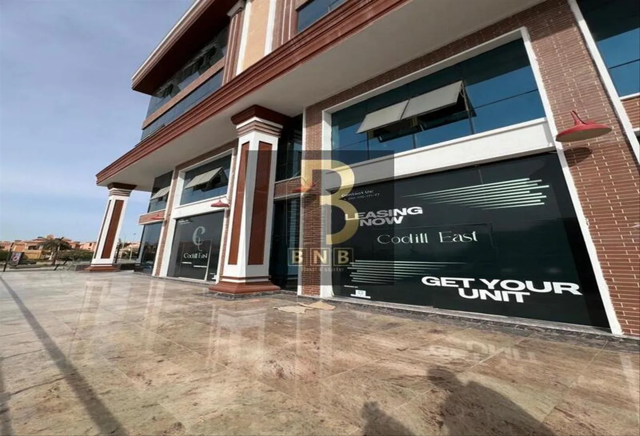 Rent in V90: Half Administrative Floor Directly on Northern90th