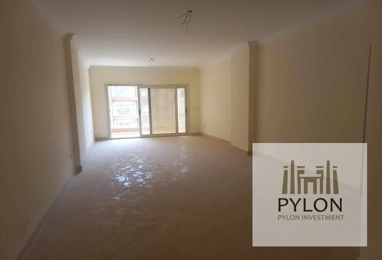 Rent in Wesal City: شقة للايجار قانون 170 متر في كمبوند وصال الشروق
