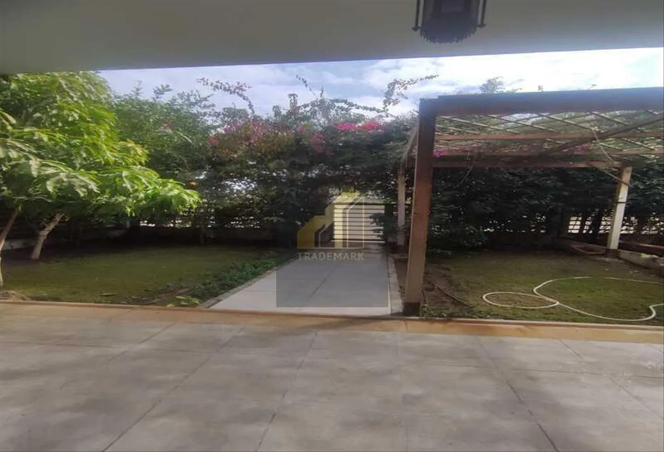 Rent in Hyde Park: mazonit for rent kitchen and acs prime location