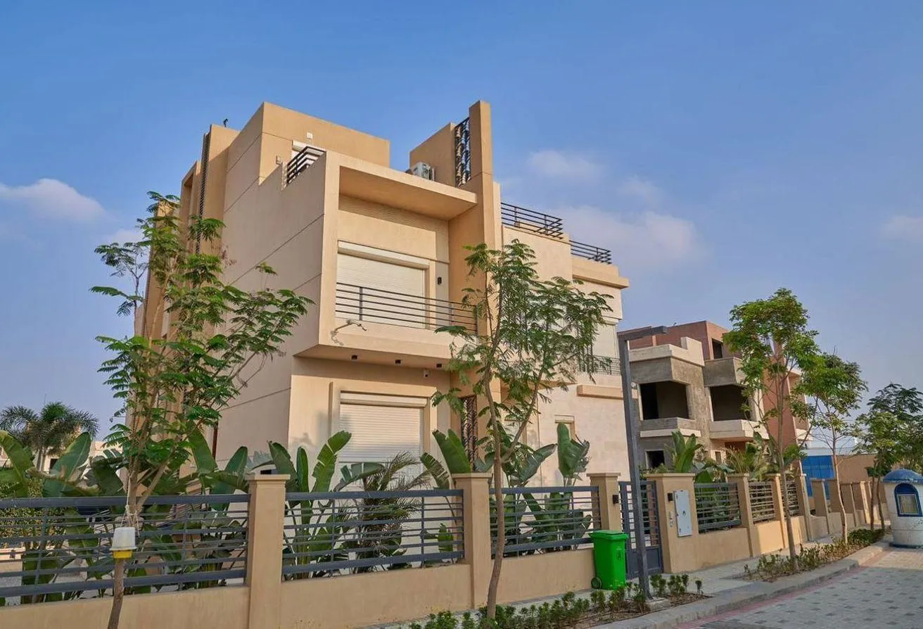 Sale in Alma: Prime located villa in Alma near to Zayed 2000