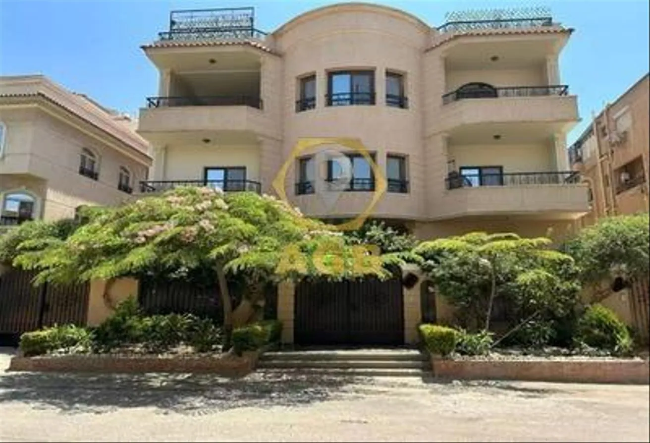 Sale in District 2: For sale, a 1600-square-meter villa in the second