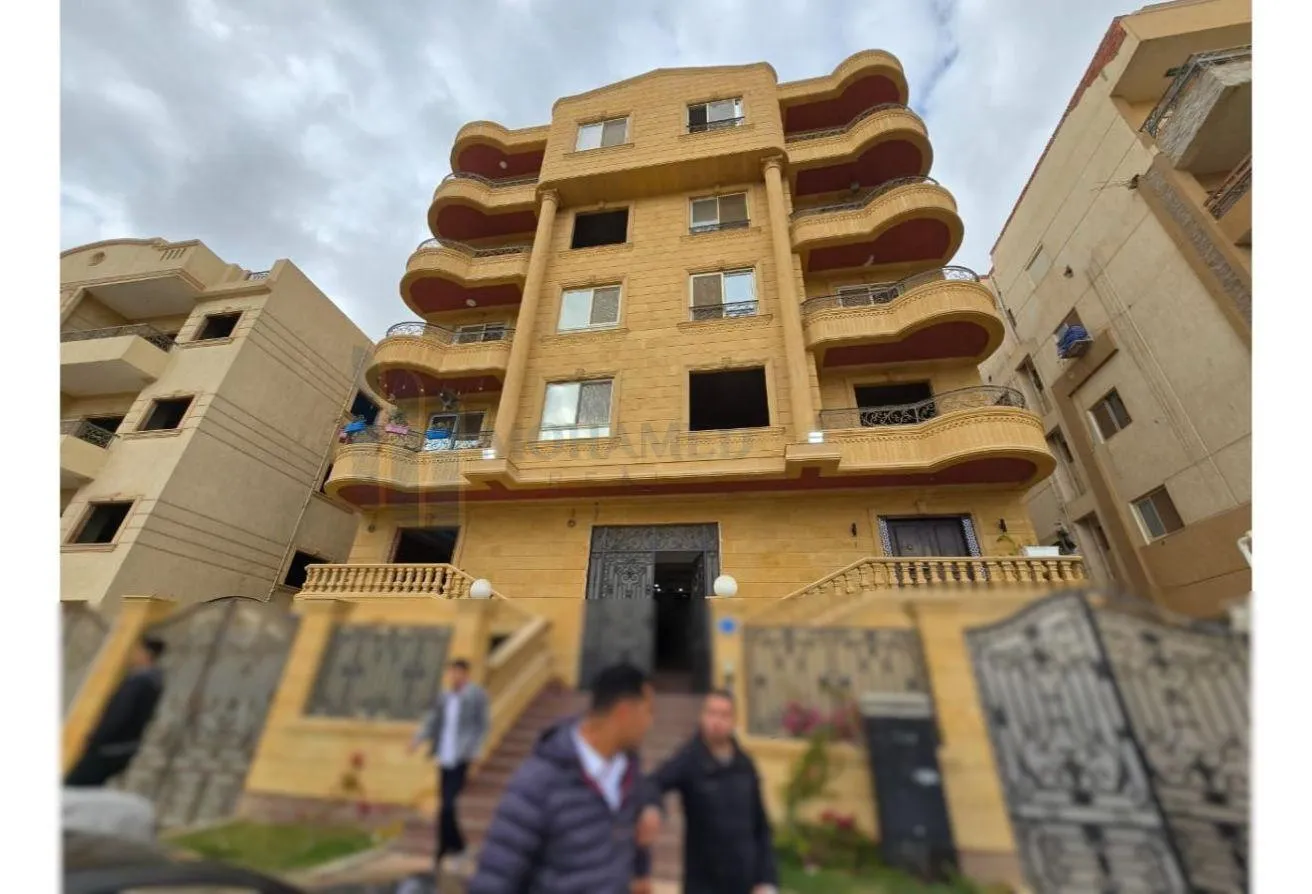 Sale in Touristic Zone 4: شقة للبيع في السياحيه الرابعه متشطبة سوبر لوكس