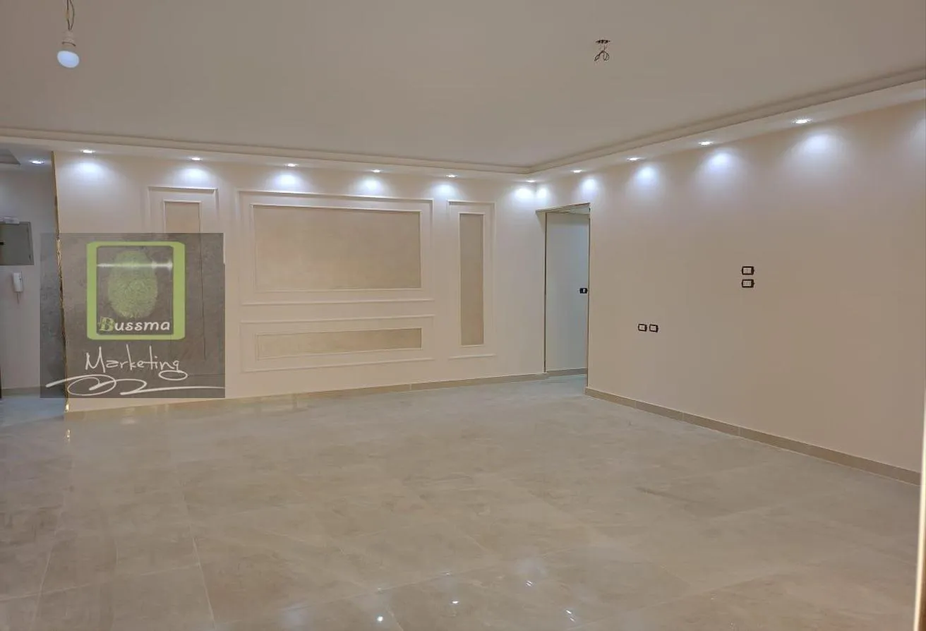 Rent in Al Khamayel city: للايجار شقه 170م الدور1 بكمبوند الخمائل بسعر مميز