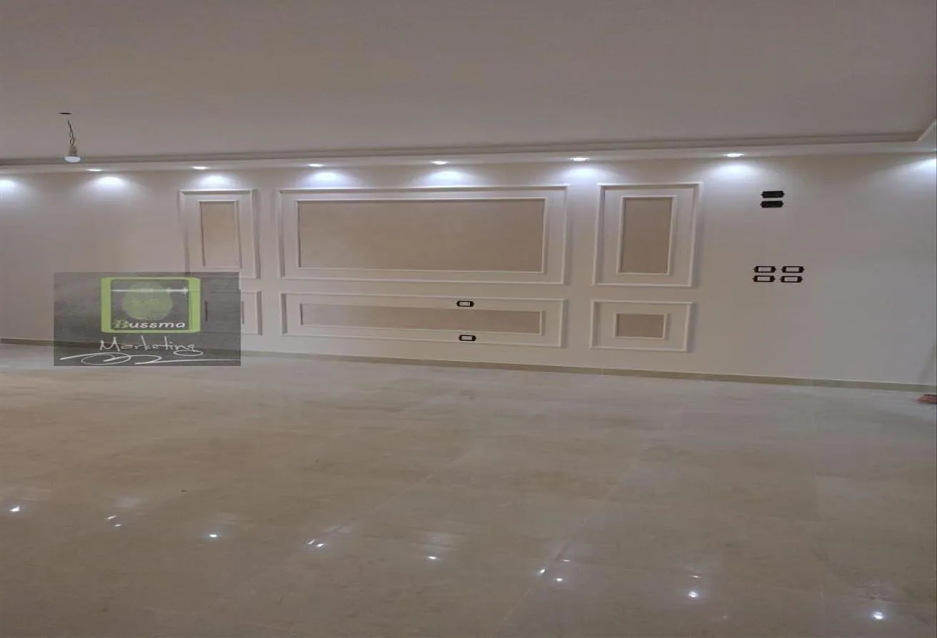 Sale in Al Khamayel city: 200m Apartment|  |over 9years| in zayed