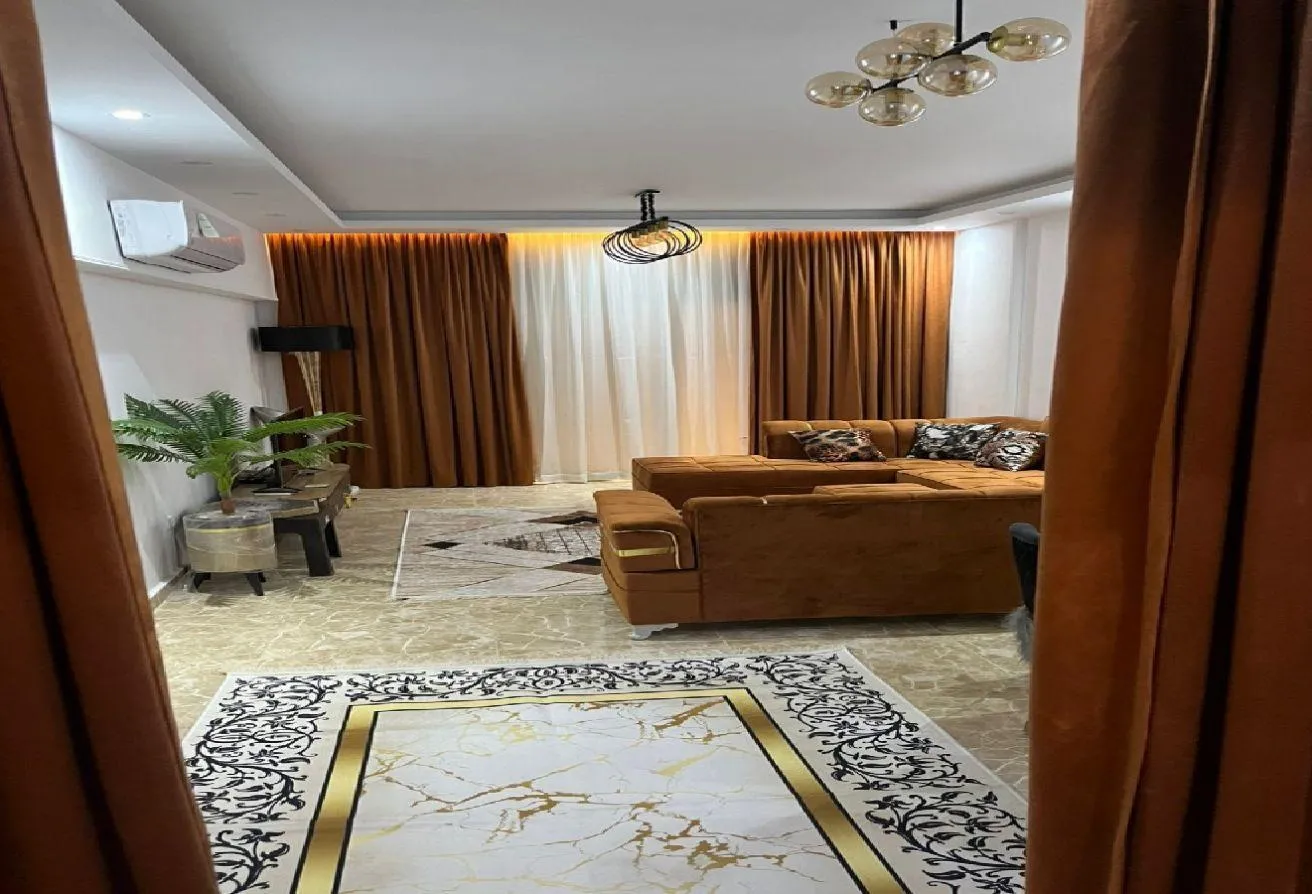 للايجار في عمارات الاندلس: شقه مفروشه للإيجار قرب هايد بارك 