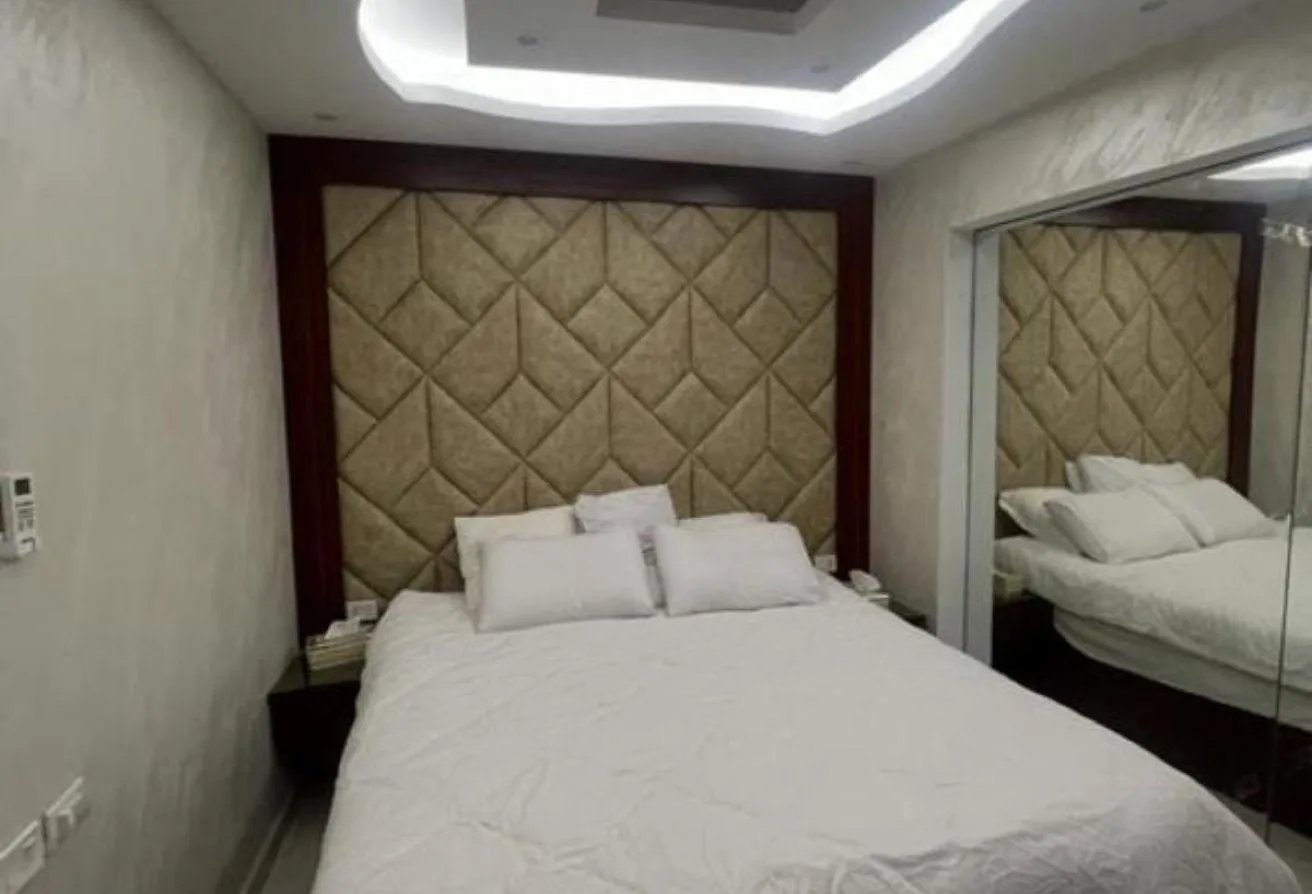 Rent in Golf Bay: Distinctive studio for sale - Golf Bay