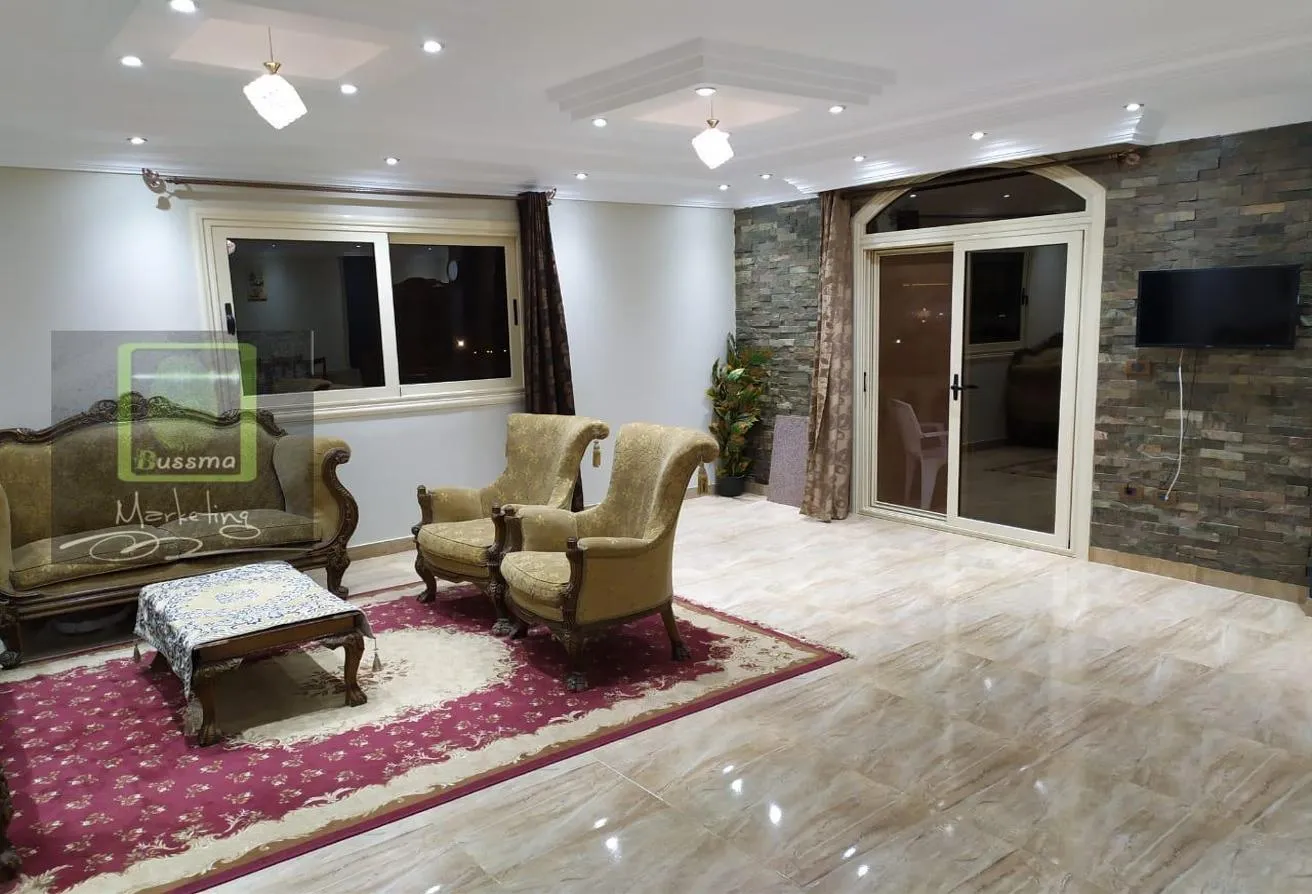 Rent in 16th District: للايجار شقه 230م الحي16 امام بفرلي هيلز بسعر مميز
