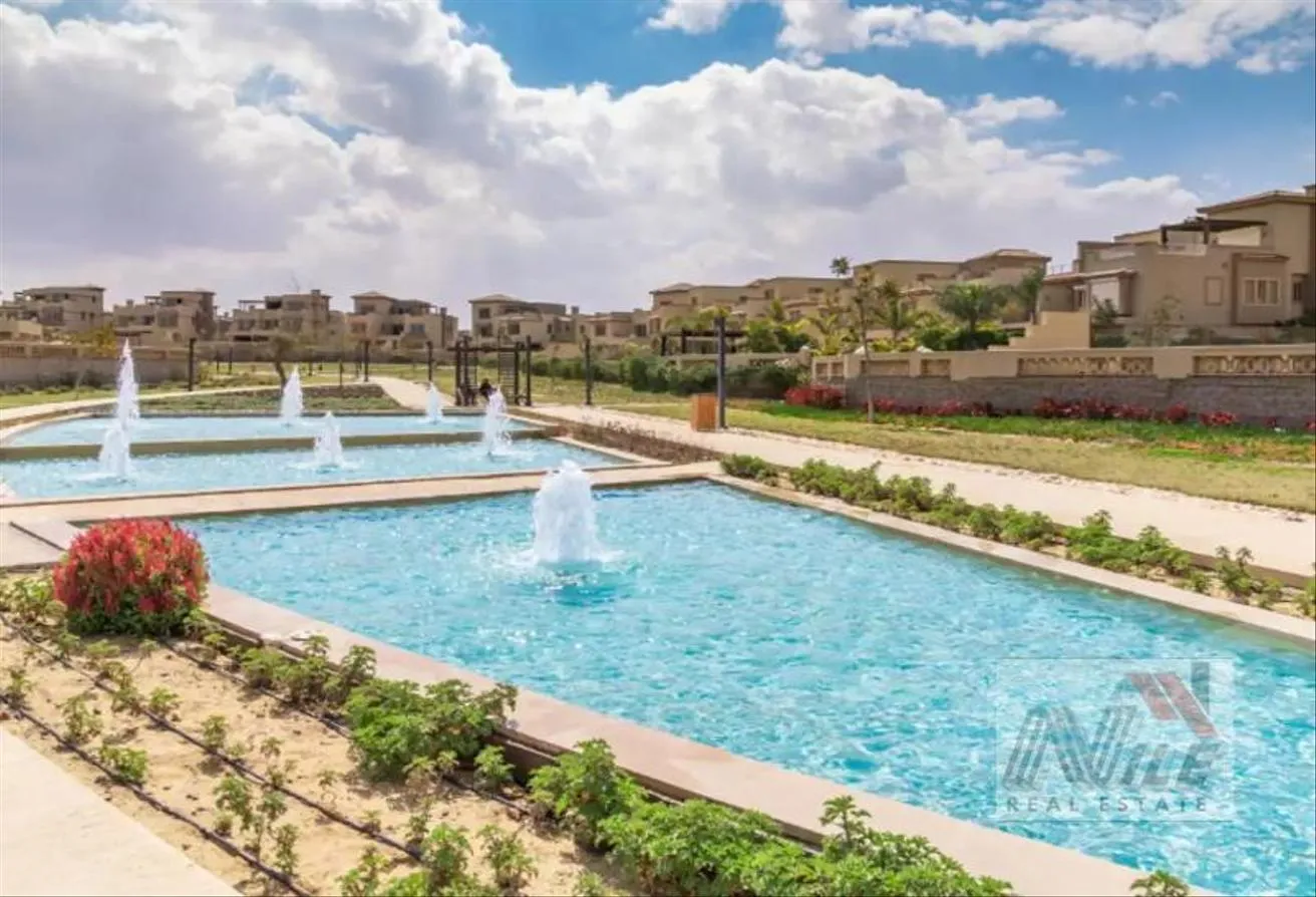 البيع في بالم هيلز قطامية: فيلا للبيع استلام فوري فيو لاند سكيب بسعر لقطة 