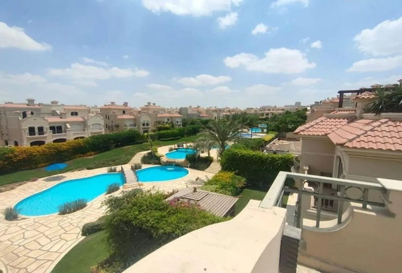 Sale in El Patio Vera: Town House For sale _Prime Location Near Beverly