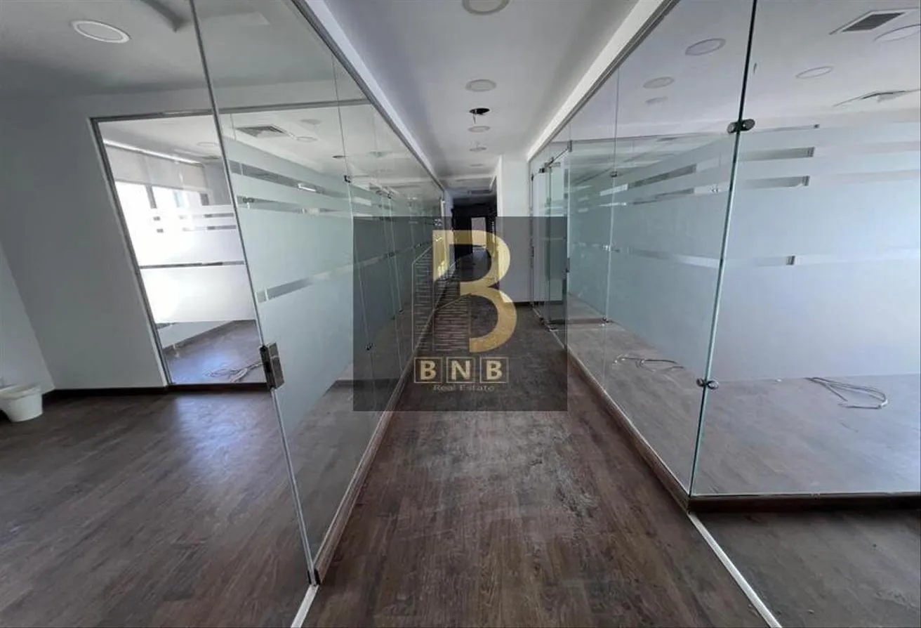 Rent in V90: Full Floor Administrative For rent in Southern 90t