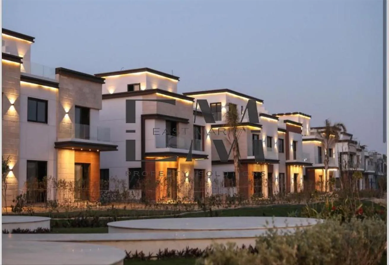 Sale in Azzar: Townhouse for sale in Azzar - New Cairo